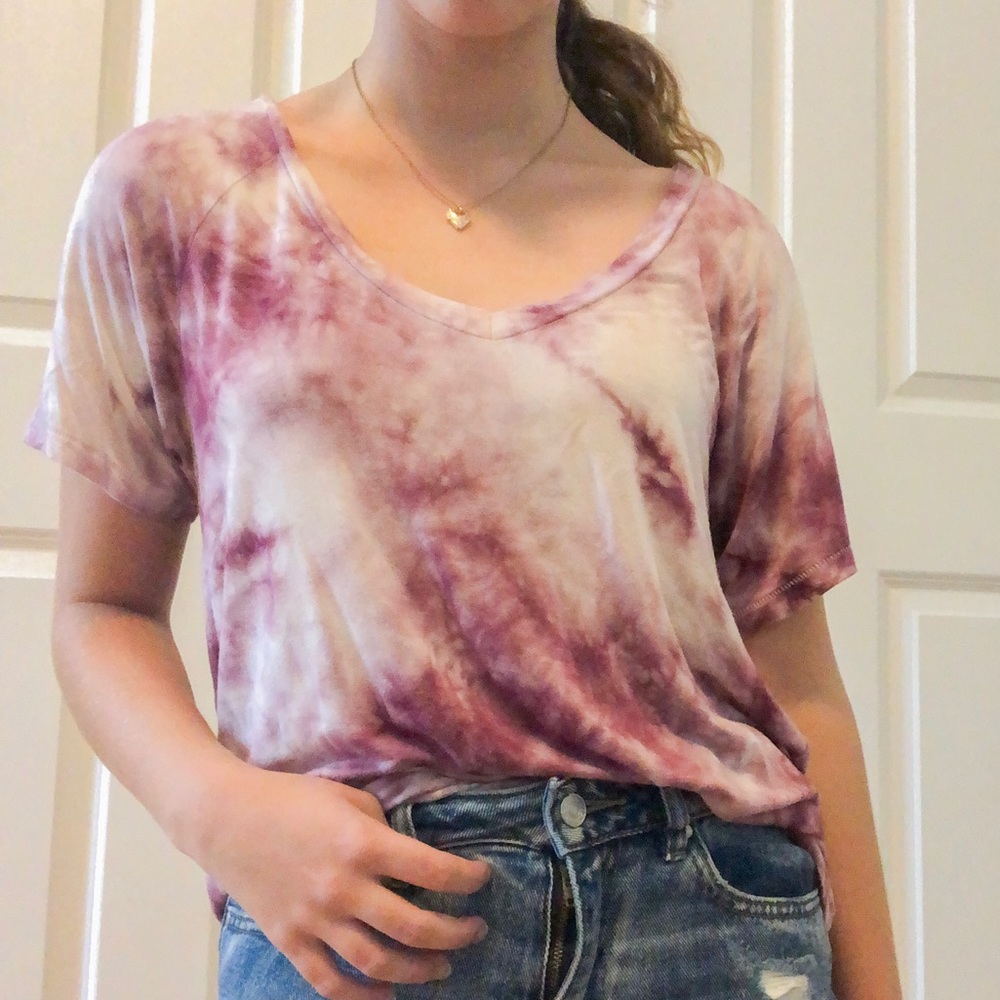 American Eagle v neck t-shirt